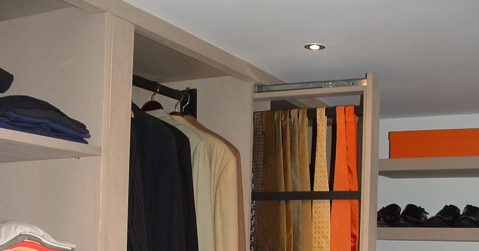 Gabinetes de cocina, closets, unidades de pared: Los closets empotrados....