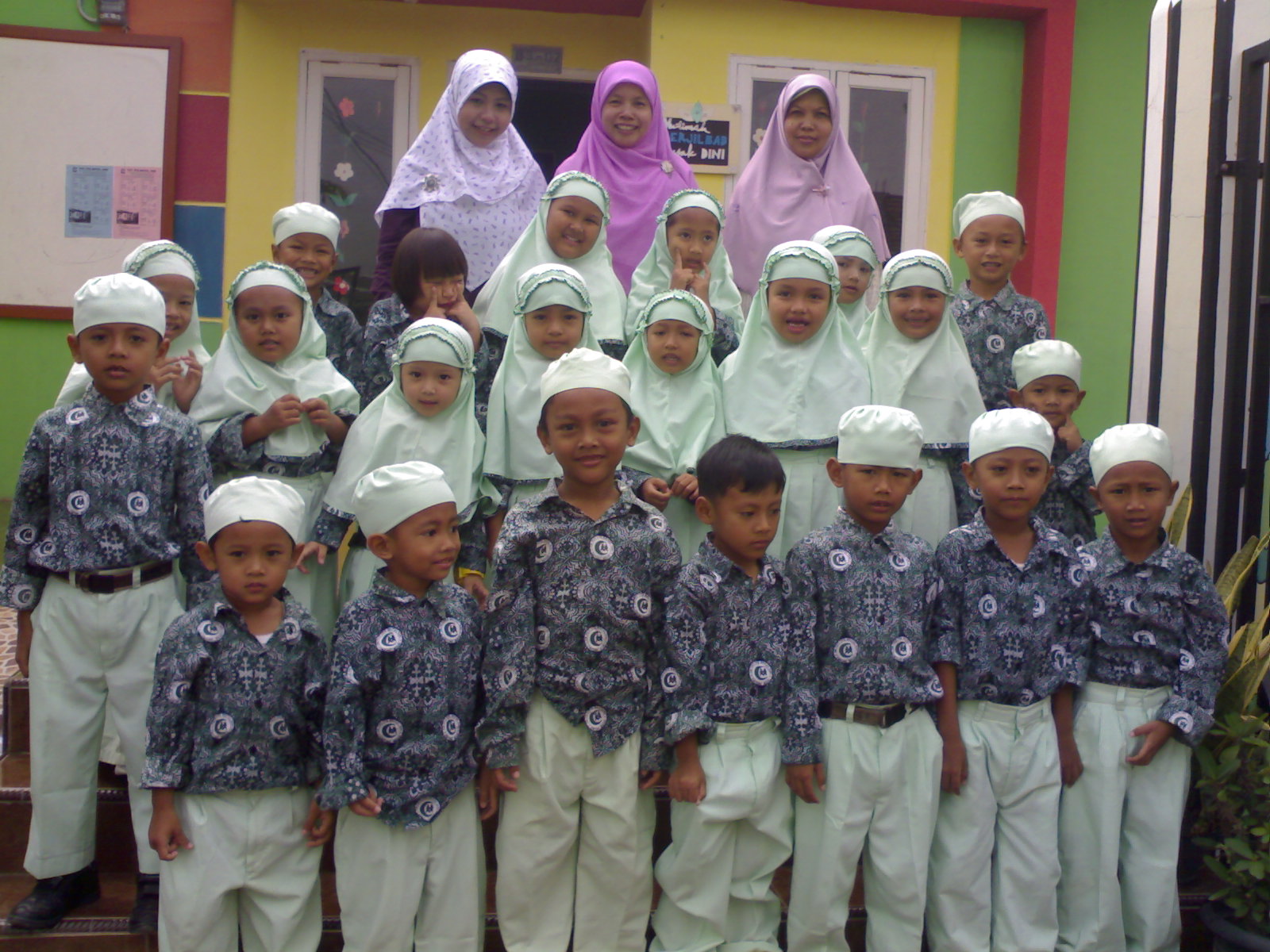 TKITTPQ BAITUL �AINI Seragam Guru TKIT dan PAUD Baitul �Aini