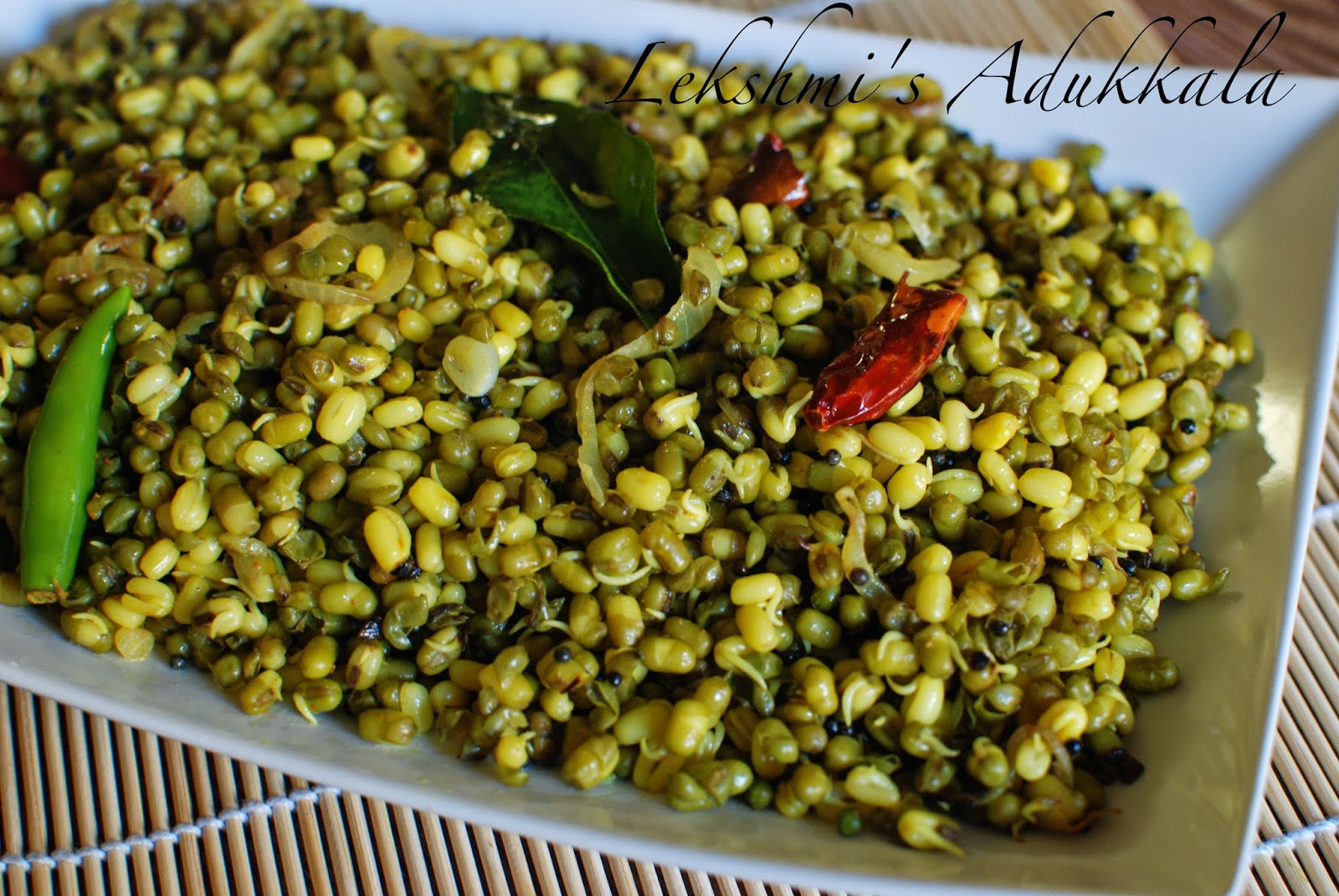 Lekshmi's Adukkala Mulappicha Payar Mezhukkupuratti / Sprouted beans