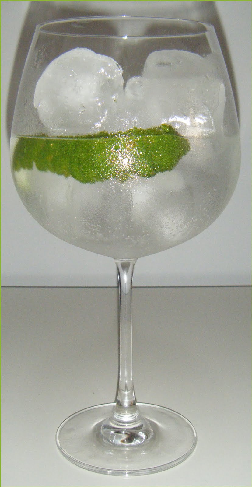 Preparación. Gin Tonic perfecto Bombay Sapphire The Gin Blog
