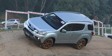 Isuzu MU-X Kokoh Sebagai SUV Off-Road Isuzu MU-X Kokoh Sebagai SUV Off-Road