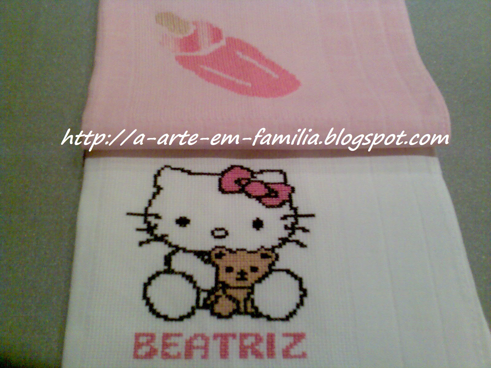 Beatriz Em Ponto Cruz A arte em familia: Fraldas da Beatriz em ponto cruz Refª 188
