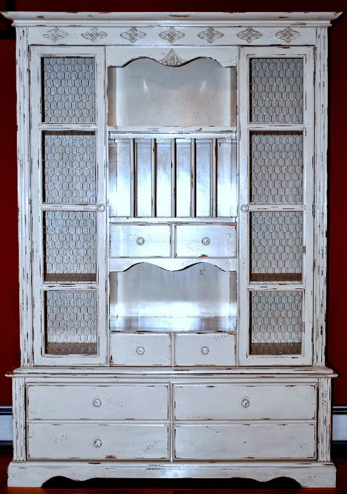 Mama's Crafts Hutch Redo...