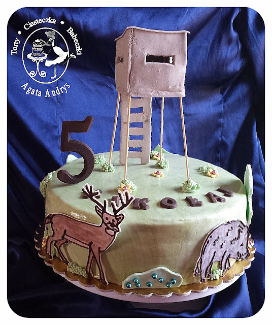 tort z motywem leśnym - amboną, jeleniem, sarną, dzikiem, forest theme cake
