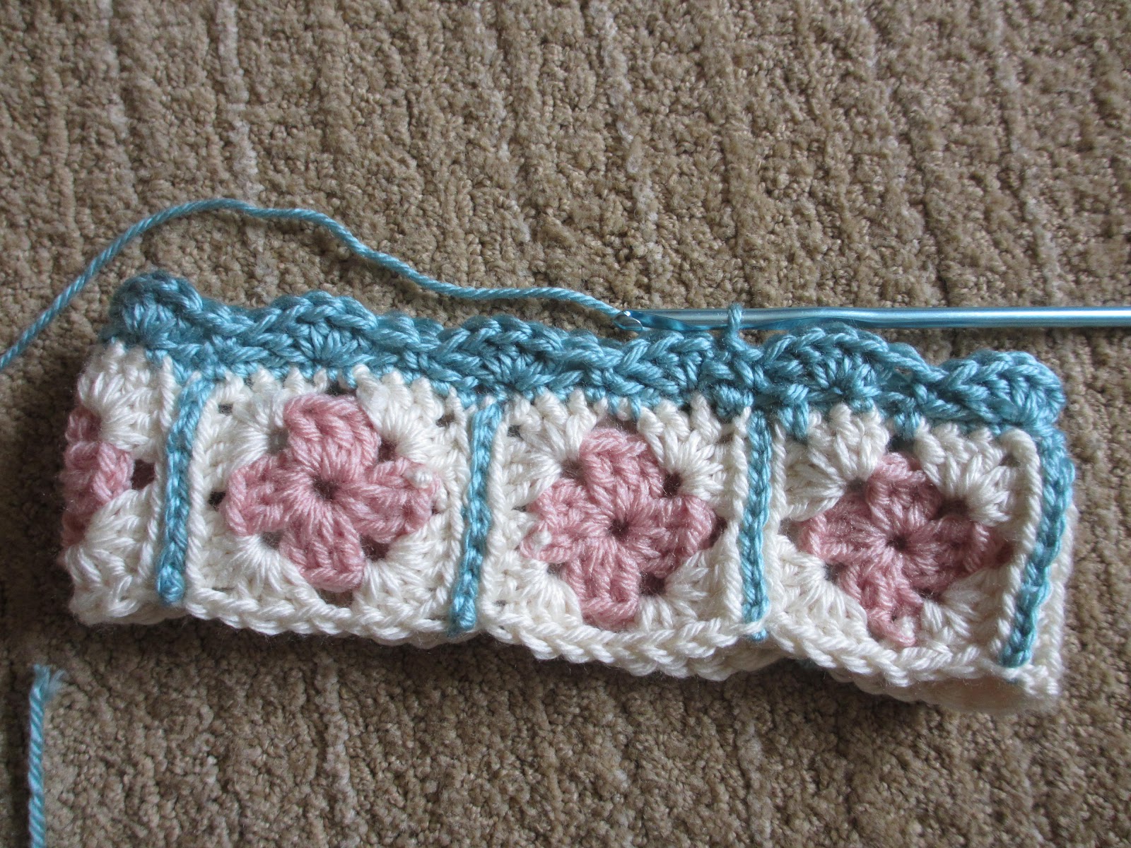 Jay's Boutique Blog FREE PATTERN ShellEdged Granny Square Headband