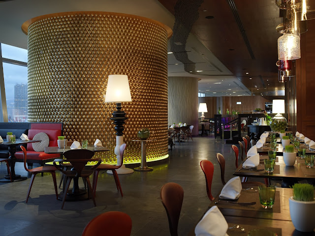 KITCHEN’S FREE FLOW CHAMPAGNE SUNDAY BRUNCH W Hotel Hong Kong