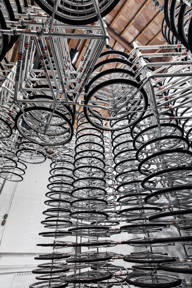 760 bicicletas empilhadas, arte de Ai Weiwei