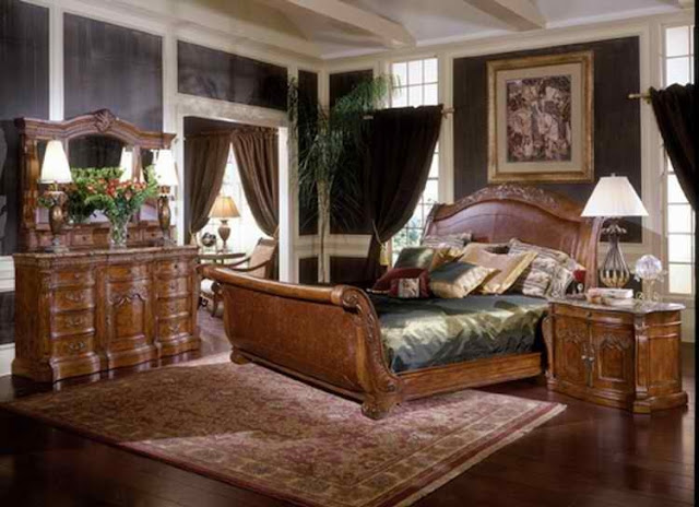 королевська спальня з ліжком класичного стилю