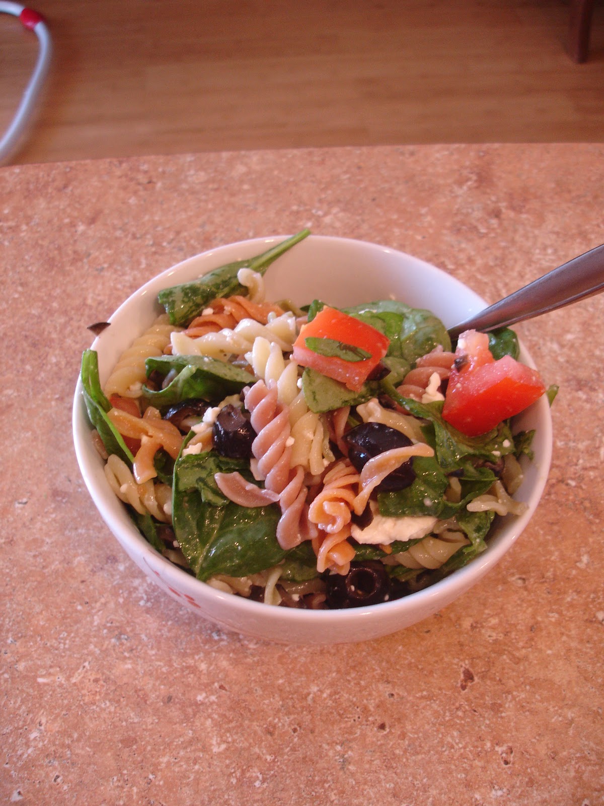 Alex Haralson: Light & Healthy Lunch: Pasta Spinach Salad