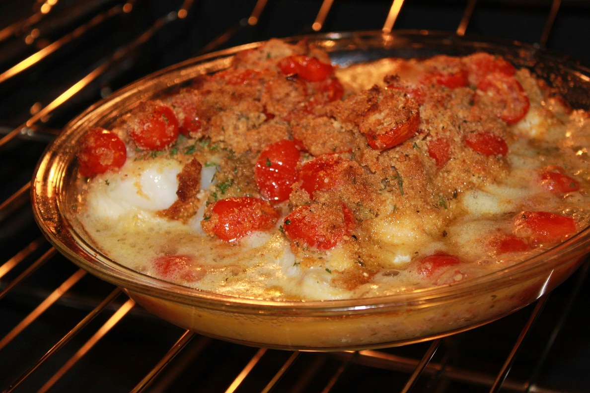 Italian Bake Scallops with White Wine and Stuffed Grape Tomatoes What