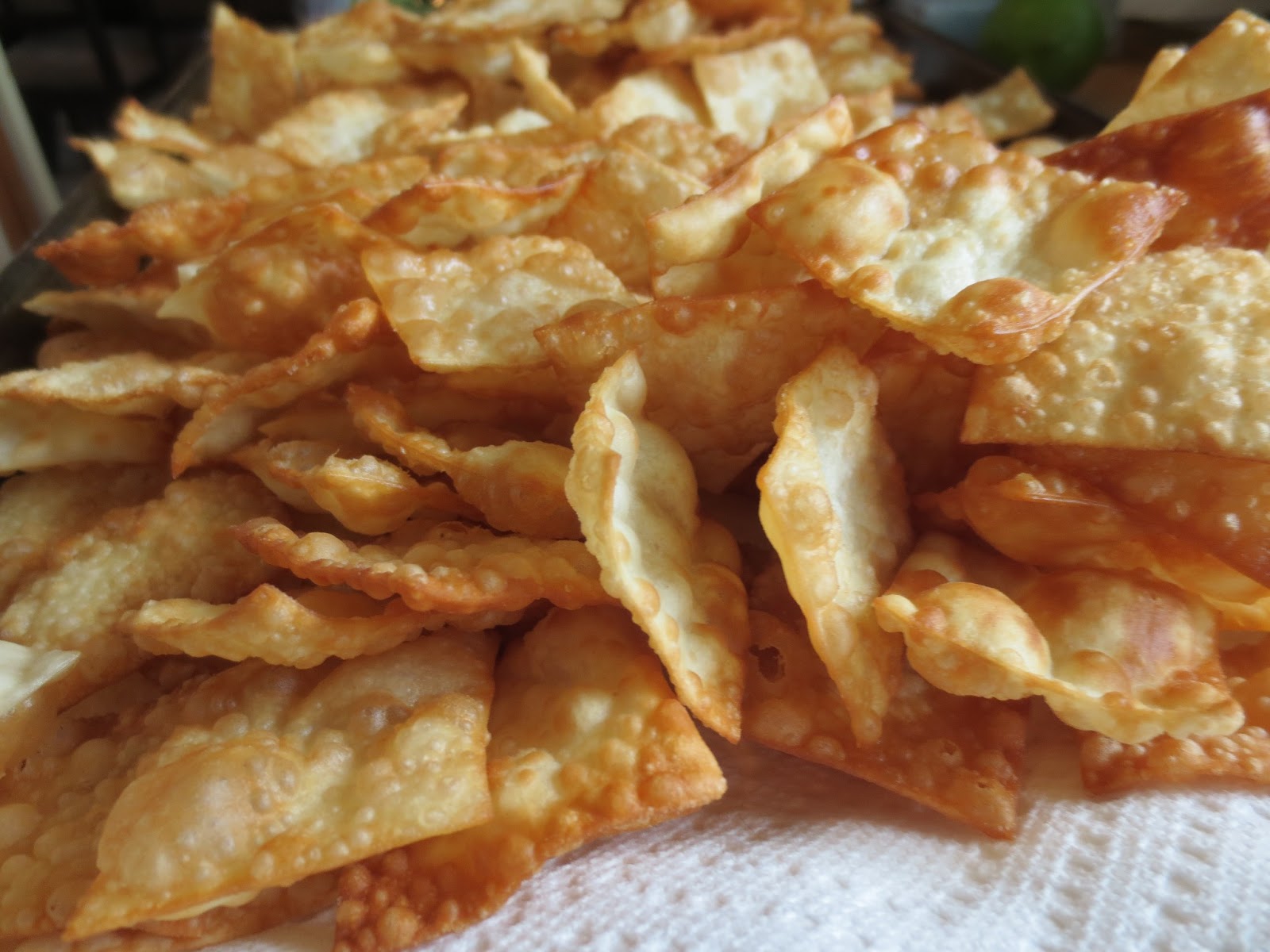 The Owl with the Goblet Crab Dip with Wonton Chips