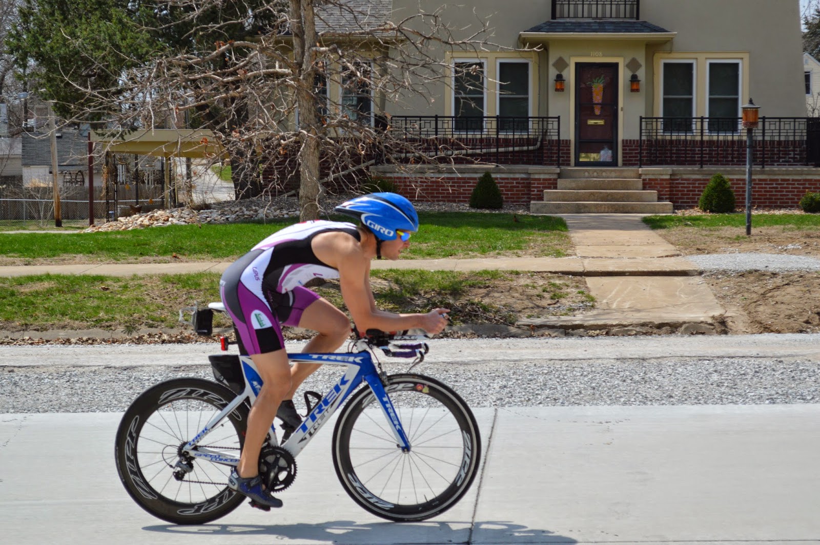 http://4.bp.blogspot.com/-h60xncf5Vs8/U0tSmCs-aKI/AAAAAAAAAD0/_8WqminHjoM/s1600/Bike+photo.jpg