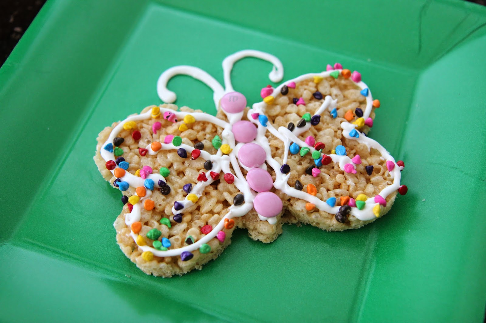 Toddler Approved! Spring Party for Preschoolers with Little Tikes