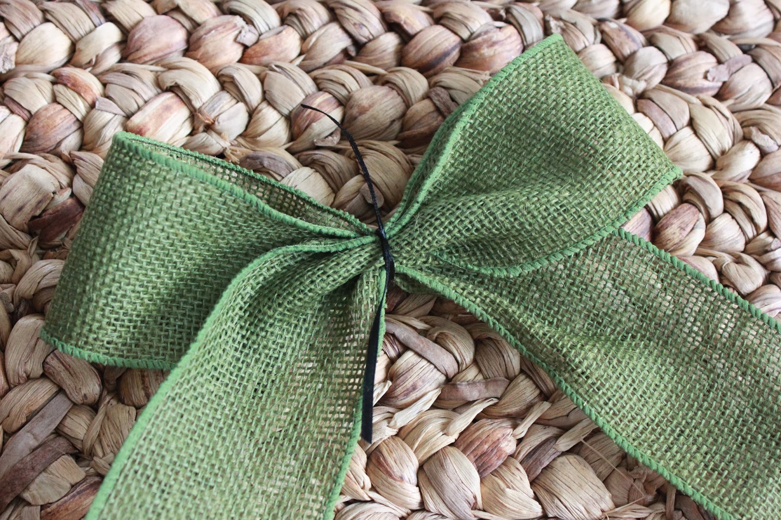Southern Mess How To The Perfect Burlap Bow