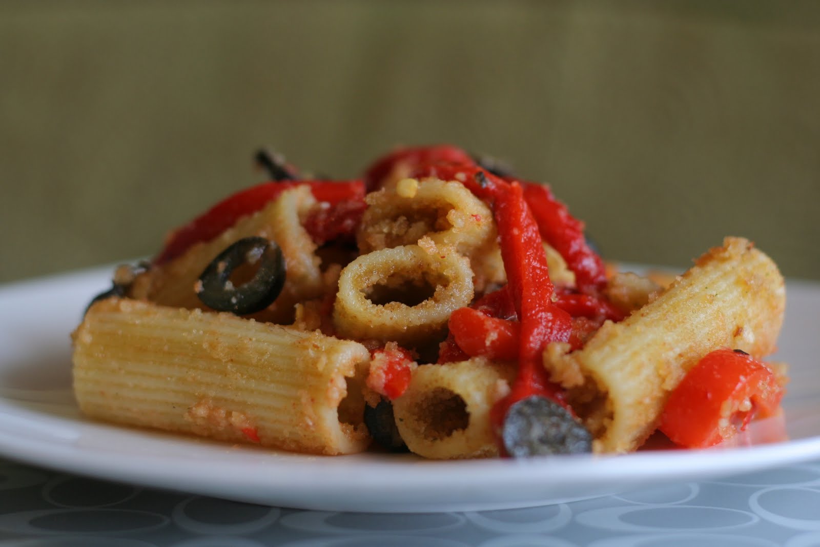Savory and Sweet Rigatoni with Roasted Red Pepper and Black Olives