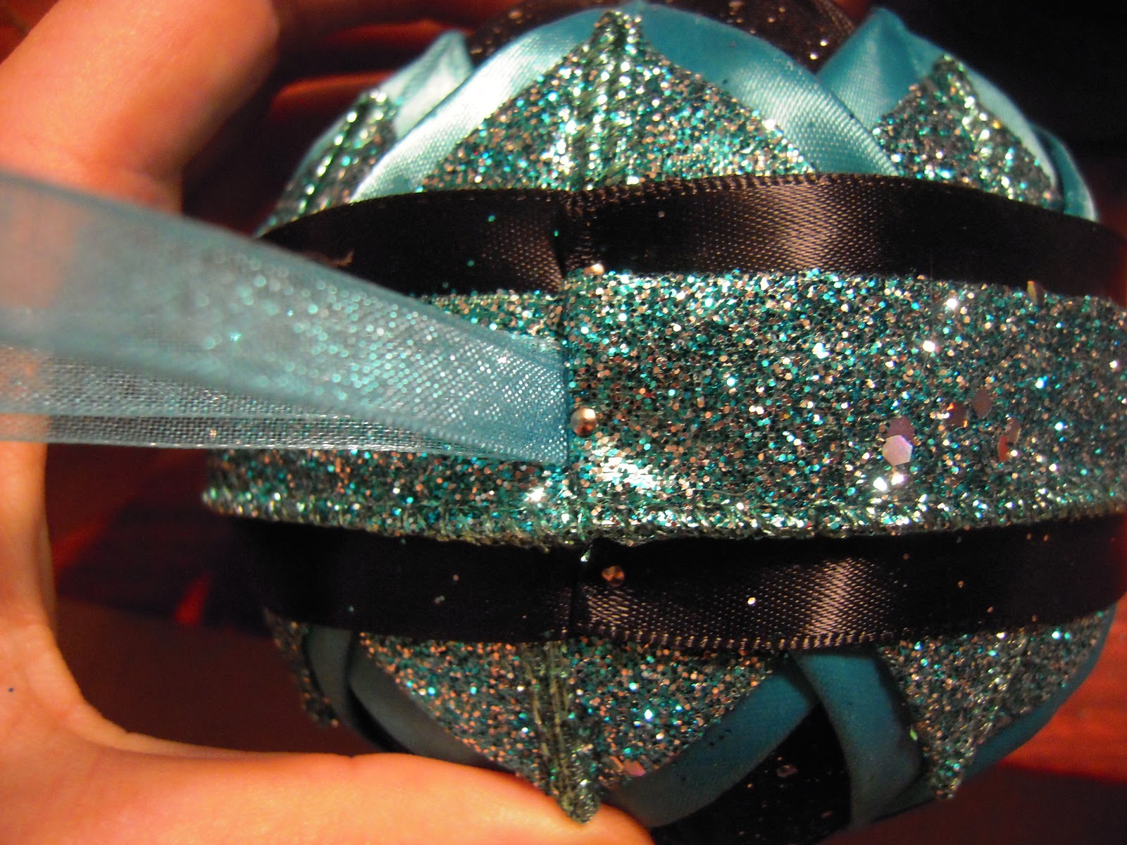 Creative Chaos Quilted/Folded Ribbon Ornament Tutorial