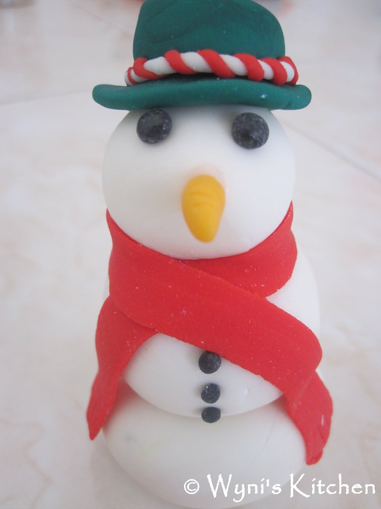 Fondant Christmas Figurines MAKE. EAT. LOVE