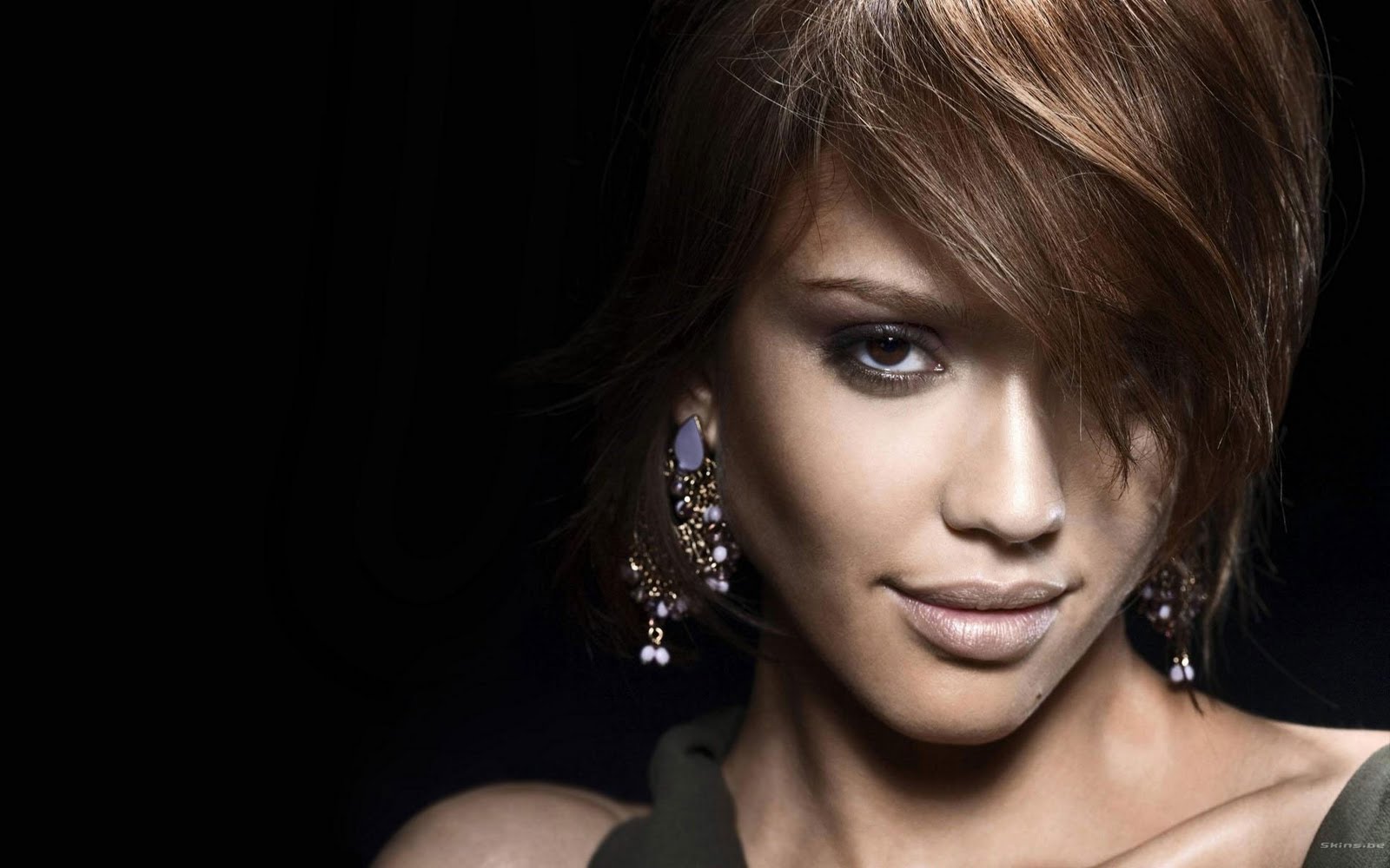 http://4.bp.blogspot.com/-hA_qUX3Rq-U/TcLZDPpXzHI/AAAAAAAAJnc/FZqMG0A8iuw/s1600/ps3_jessica_alba_05.jpg