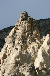 صور جبال وصخور على شكل انسان وحيوان +على+شكل+غوريلا