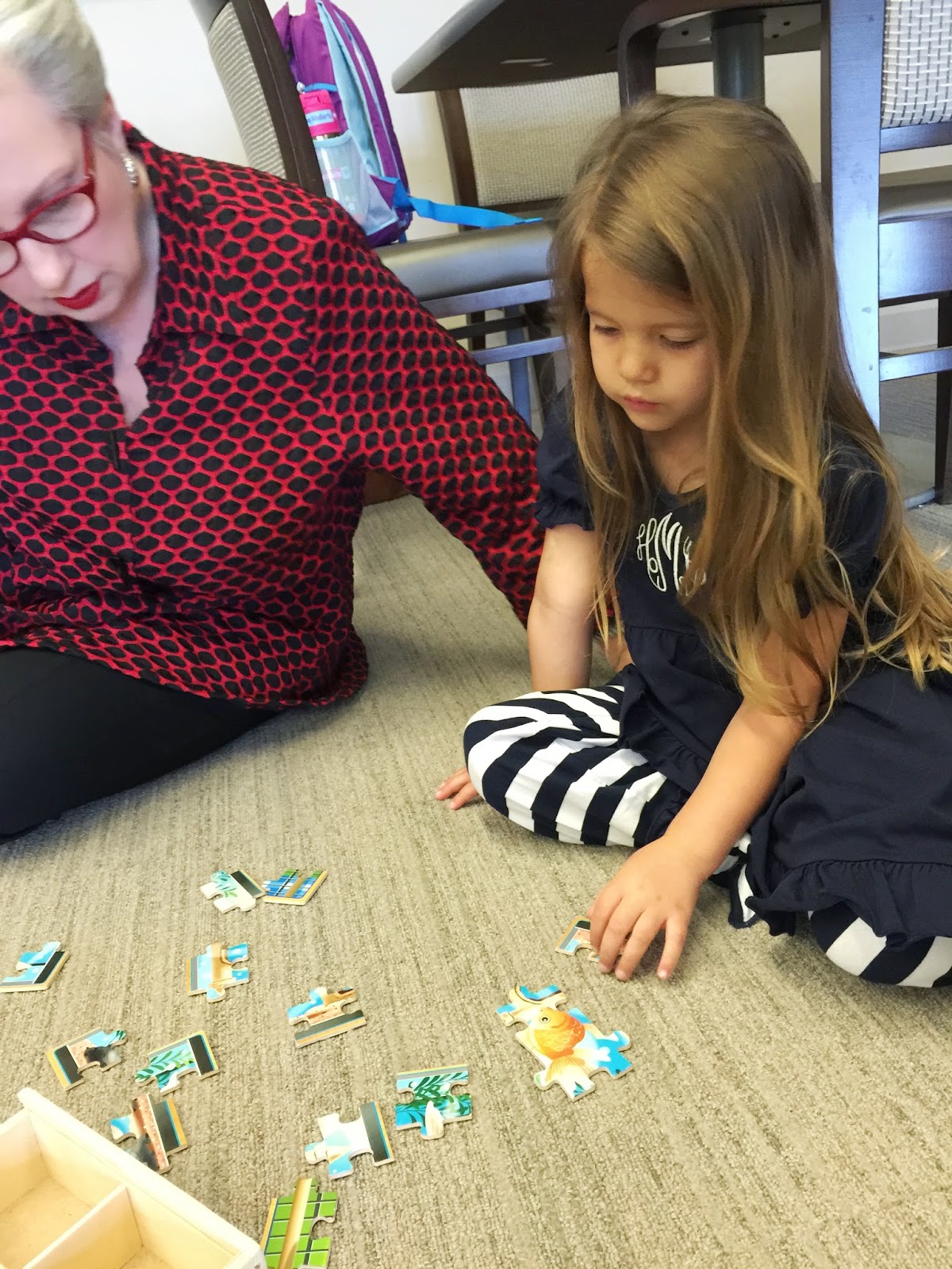 While I'm Waiting... 15 ways to entertain a toddler while waiting...