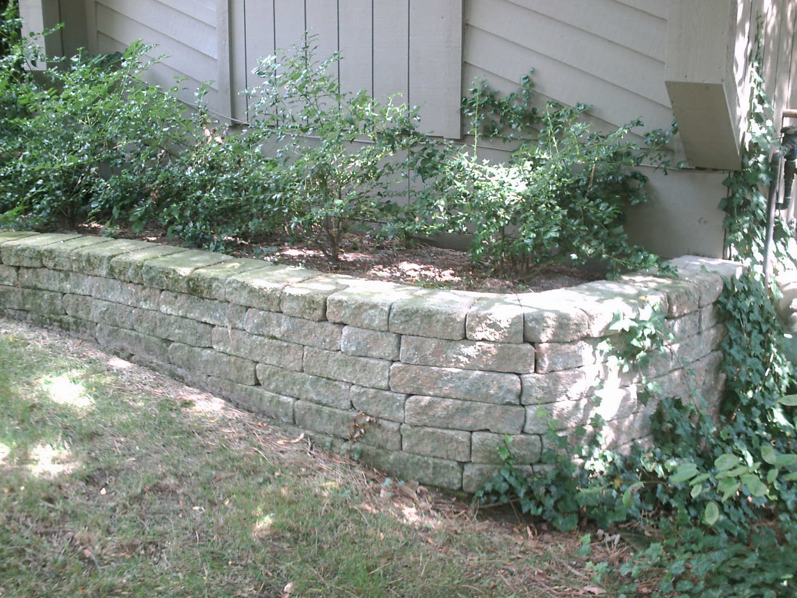 landscape design guru how to build a retaining wall in michigan frederick brick works