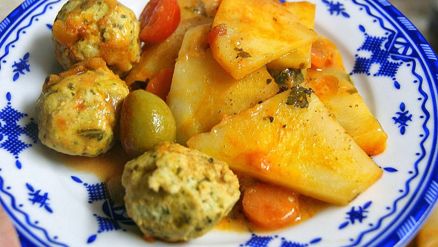 Light Moroccan fishballs tagine with vegetables Fleur d'oranger
