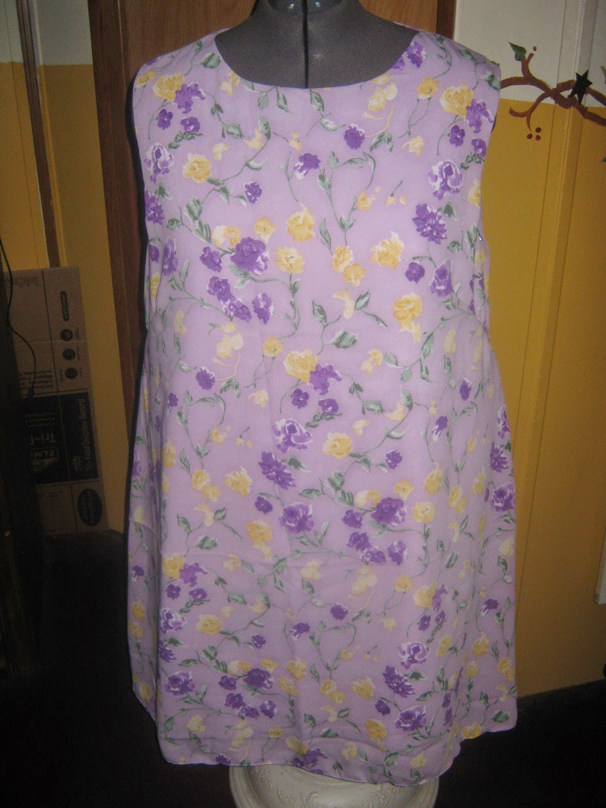 Simplicity 7117 sleeveless dress www.sewplus.blogspot.com front view Simplicity 7117 sleeveless dress www.sewplus.blogspot.com front view