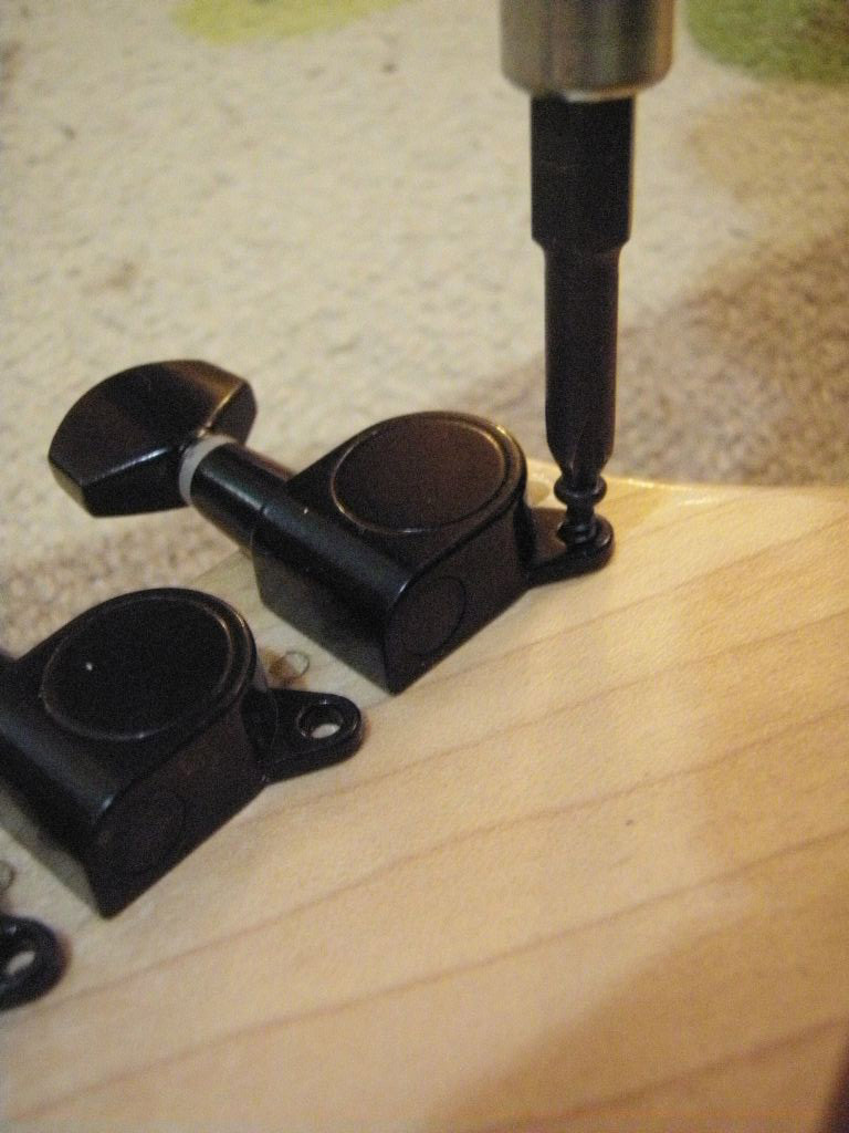 Upgrading Electric Guitar Tuners DIY Strat (and other guitar & audio