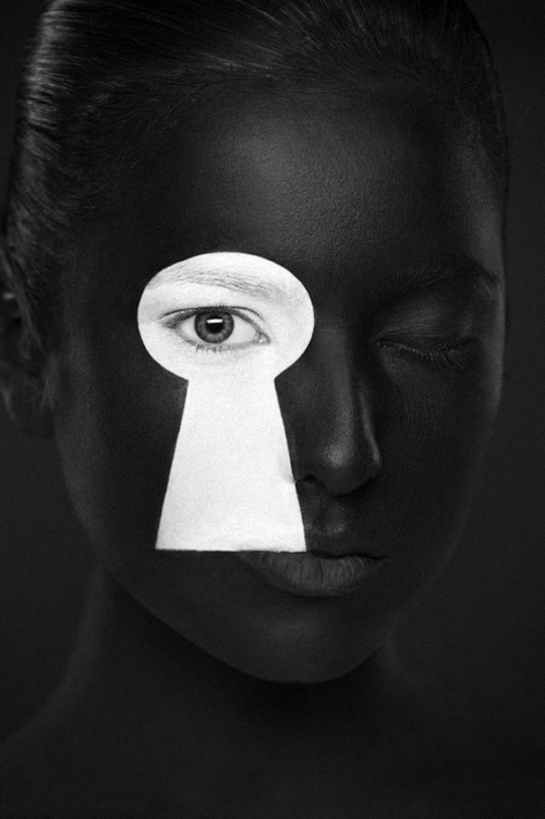 12-Alexander-Khokhlov-Black-&-White-Face-Painting-Photography