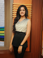 Simran Choudary Cute Looking Photo shoot Gallery-cover-photo