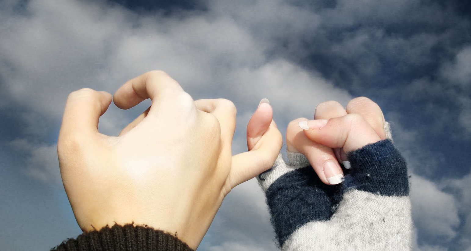 http://4.bp.blogspot.com/-hGPCstP32ns/UB1wMMZoNLI/AAAAAAAACpQ/AHw5UajXGZI/s1600/Friendship%2BWallpapers1.jpg