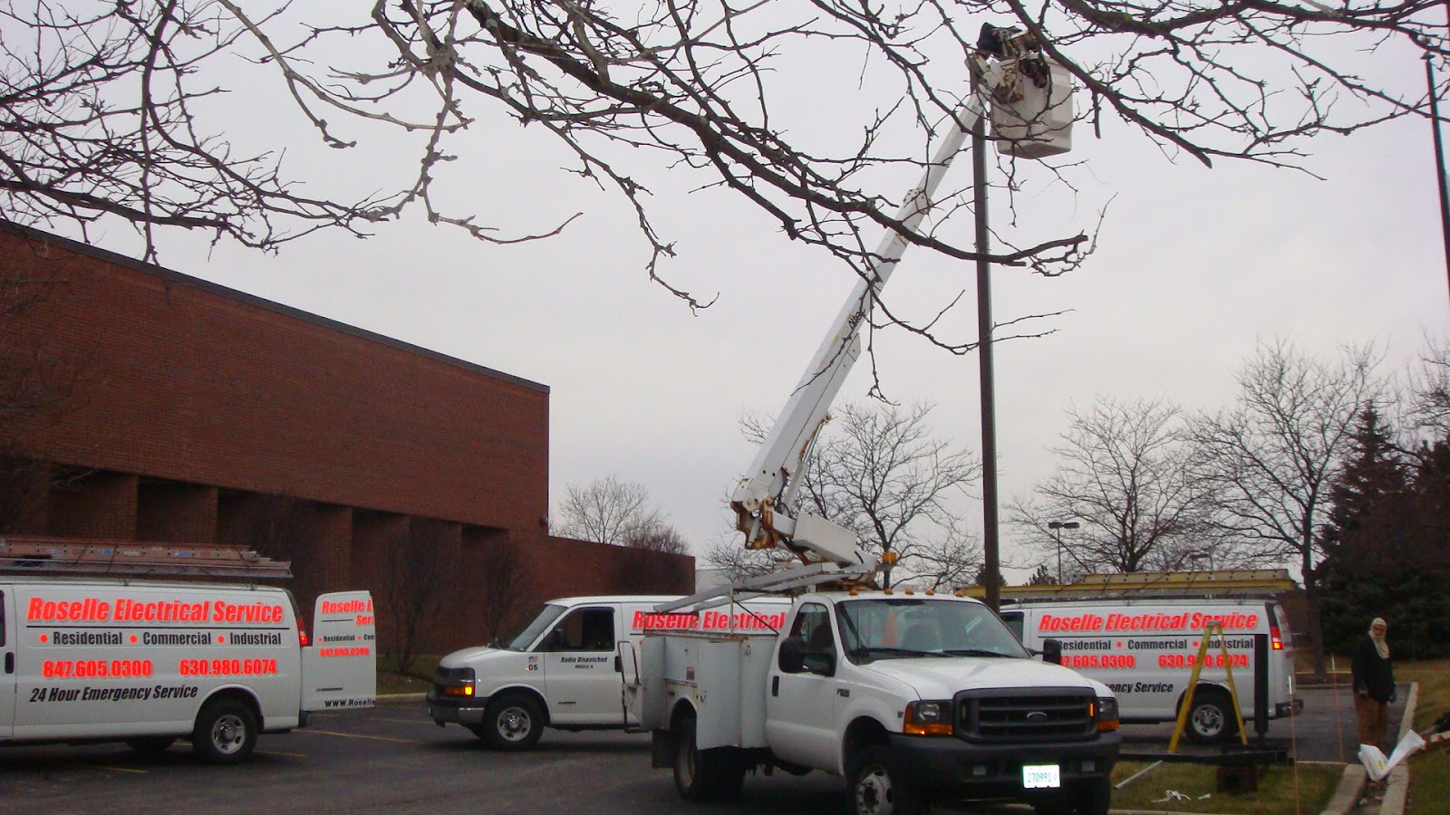 Roselle Electric Services Inc. Chicago Suburbs Electricians Parking