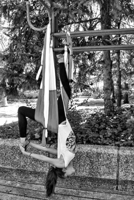 Aerial Yoga, Vogue Magazine, AeroYoga® & Clara Alonso Top Aerial Yoga, Vogue Magazine, AeroYoga® & Clara Alonso Top