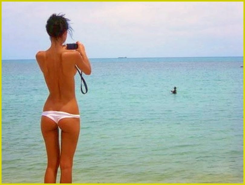Девушка На Пляже В Купальнике Спиной Фото