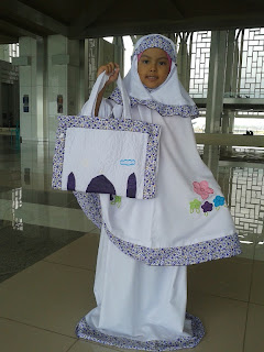Telekung Khadijah full front with bag
