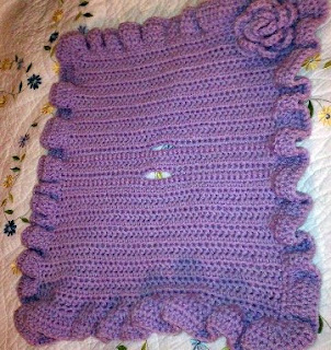 Easy Car Seat Blanket Pattern by Tw-In Stitches
