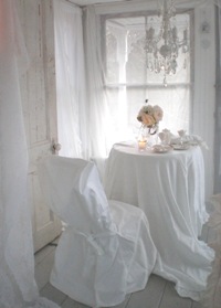 White Tablescape Post