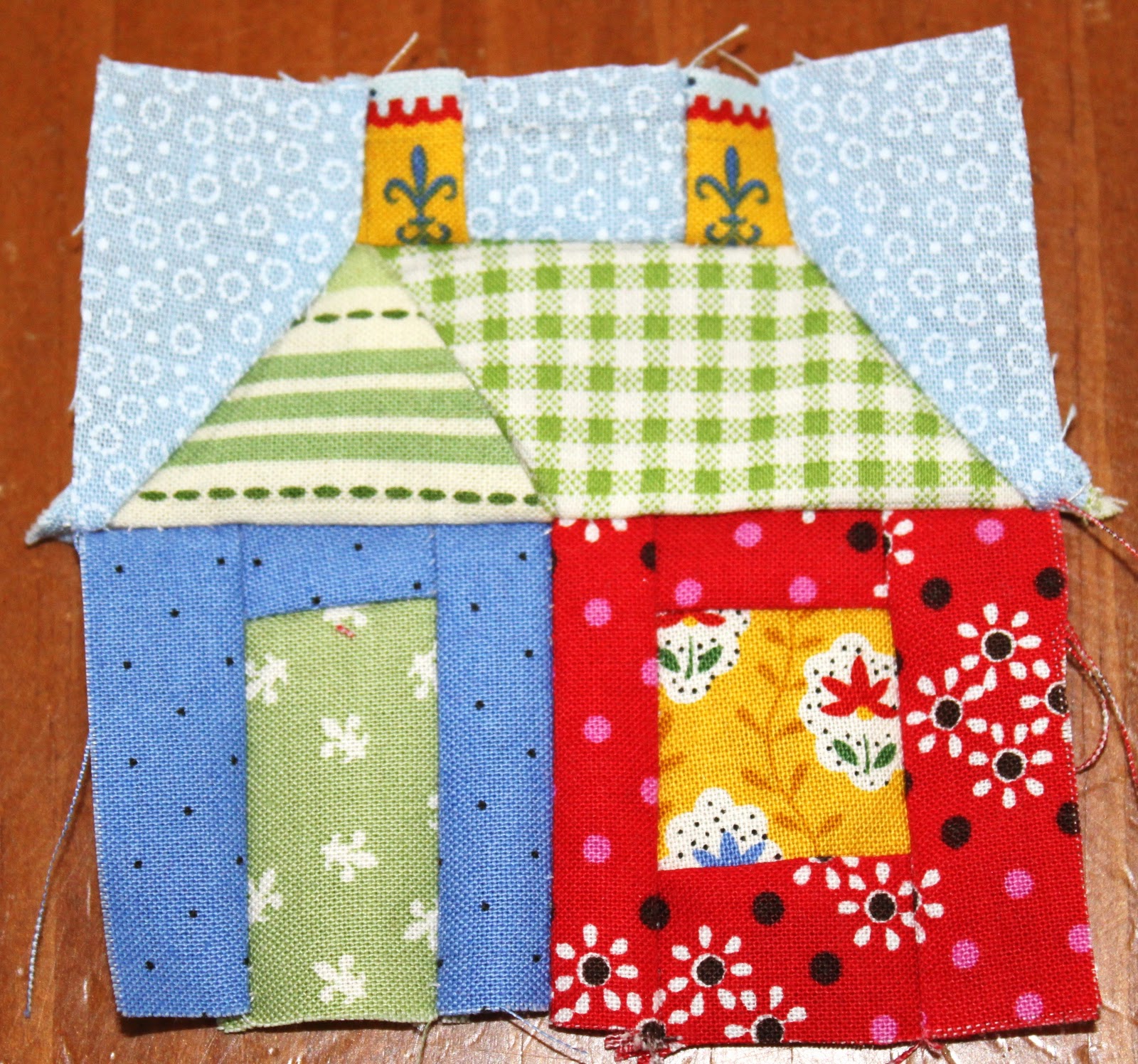 Sew Much 2 Luv Tiny Houses Quilt Along 1st House )