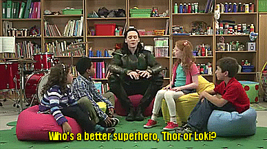 gif Loki con unos niños