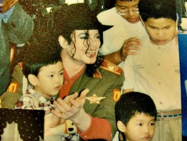 michael+jackson+taiwan+1996+%25281%2529.jpg