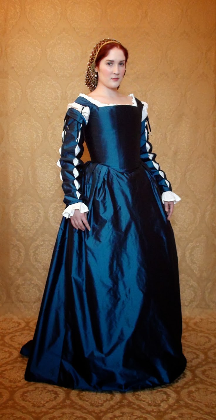 Italian renaissance fashion for women 34 Italian renaissance fashion for women 74