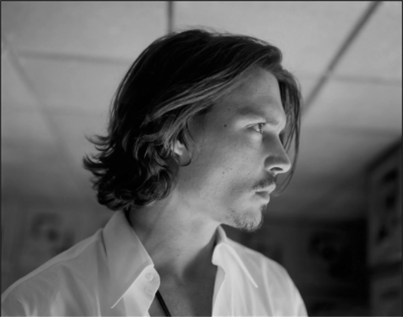 http://4.bp.blogspot.com/-hK-aHBqtXEE/Tp65EaE0l5I/AAAAAAAAAa8/T1jUTi3t5j0/s1600/johnny+depp+hair-hairstyles-formen.blogspot.com-JohnnyDepp.jpg