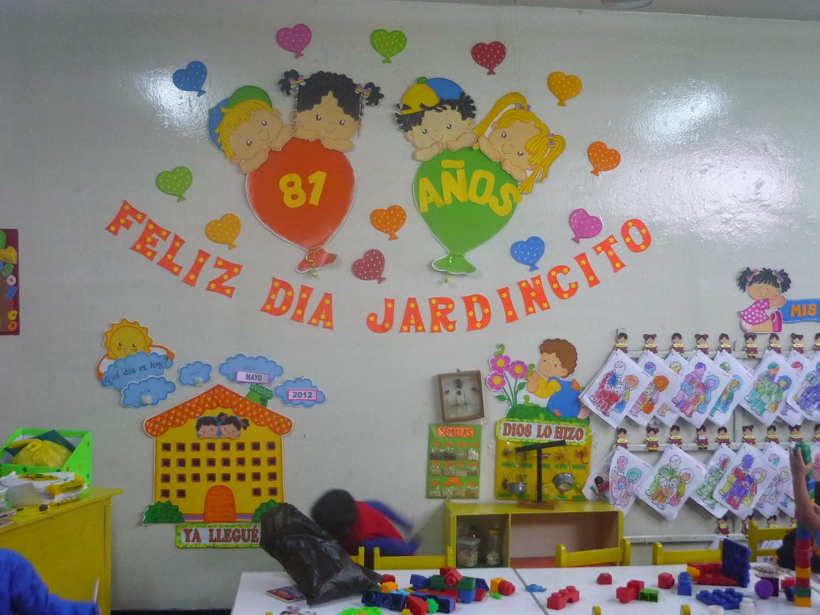 Recursos Para Educacion Inicial Ambientacion Para El Dia De La Educacion Inicial Mural Feliz Baby Mobile