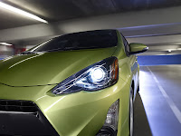 2015-Toyota-Prius-C-8.jpg
