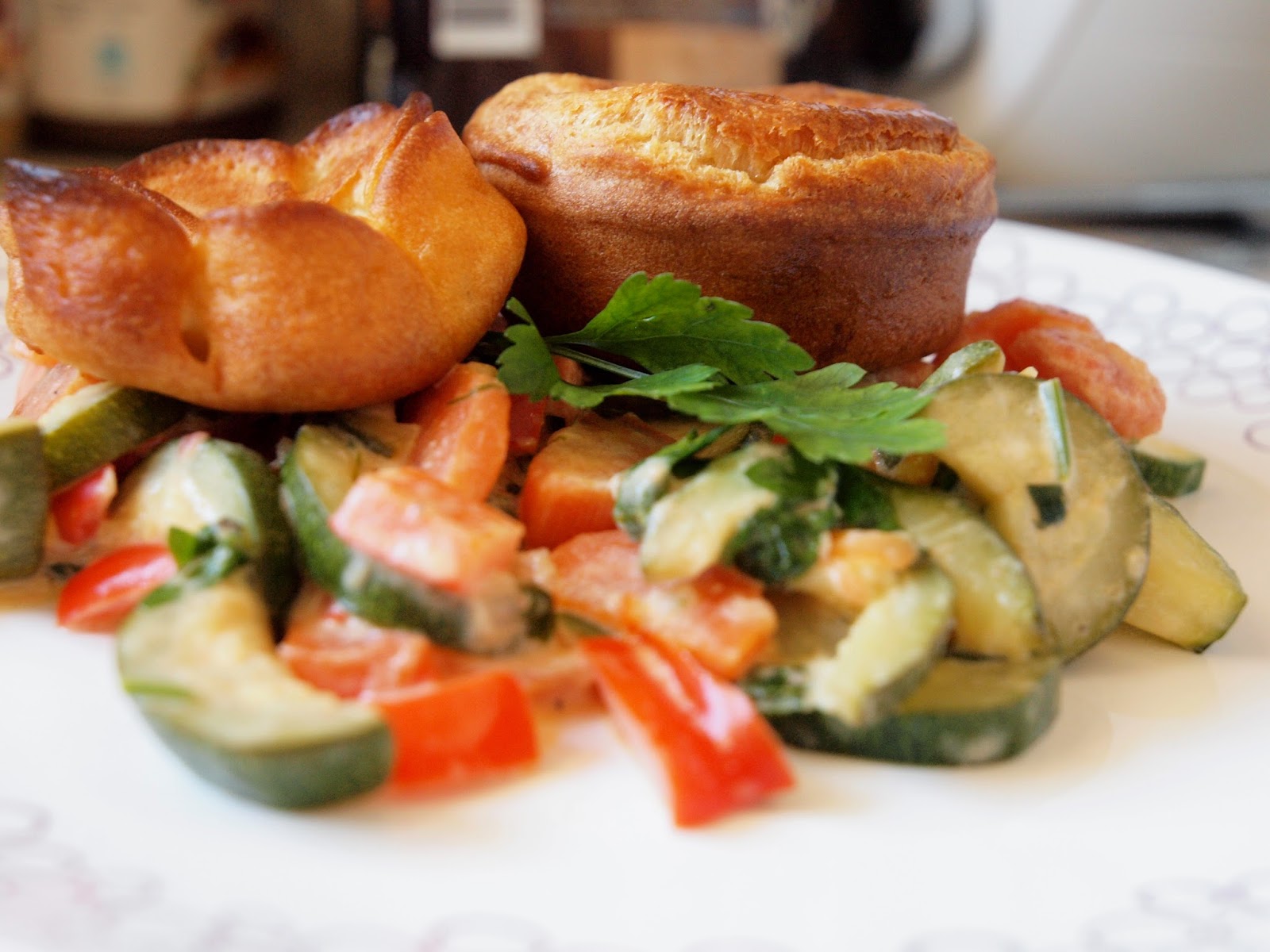 Obiady Czwartkowe Yorkshire Pudding Z Duszonymi Warzywami