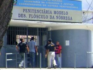 http://4.bp.blogspot.com/-hNdeooZY3yU/TlpnPtzriLI/AAAAAAAACXA/mw3UgqcNmDc/s1600/roger01.jpg