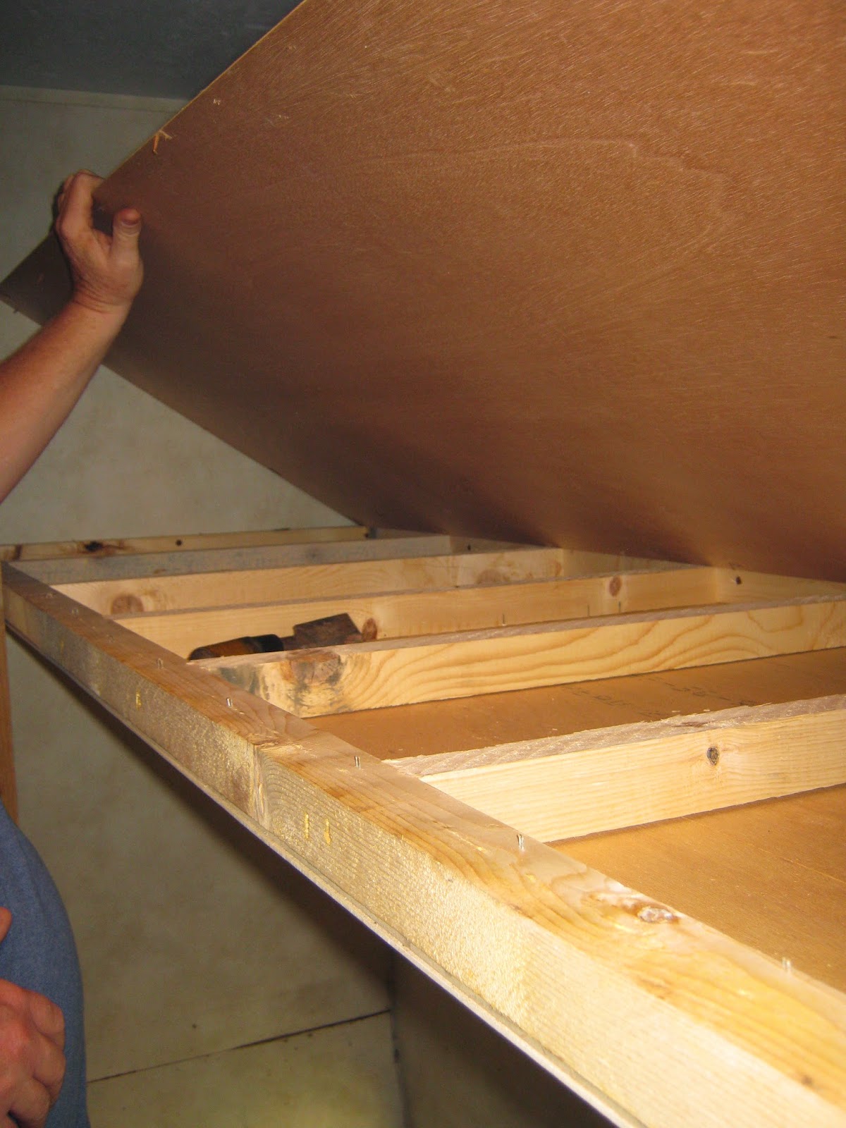 Puma travel trailer water damage RV repair renovate removing upper bunk panel frame http://makingmemoriesrv.blogspot.com/
