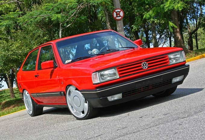 Pin de Mário em super-car  Gol quadrado rebaixado, Gol quadrado azul,  Hilux rebaixada