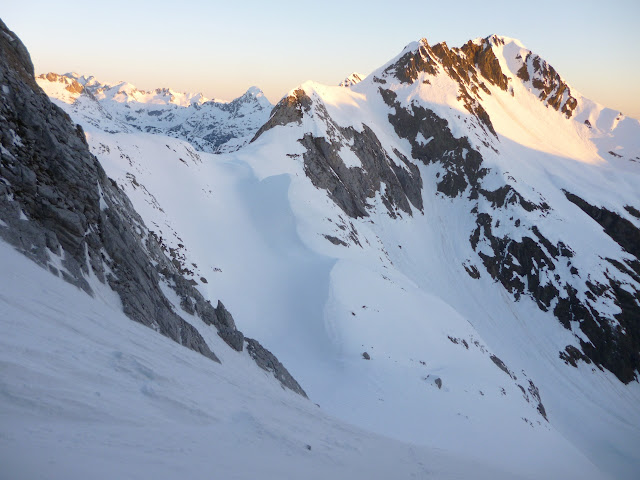 Pirineos:La Forcanada, Corredor NO