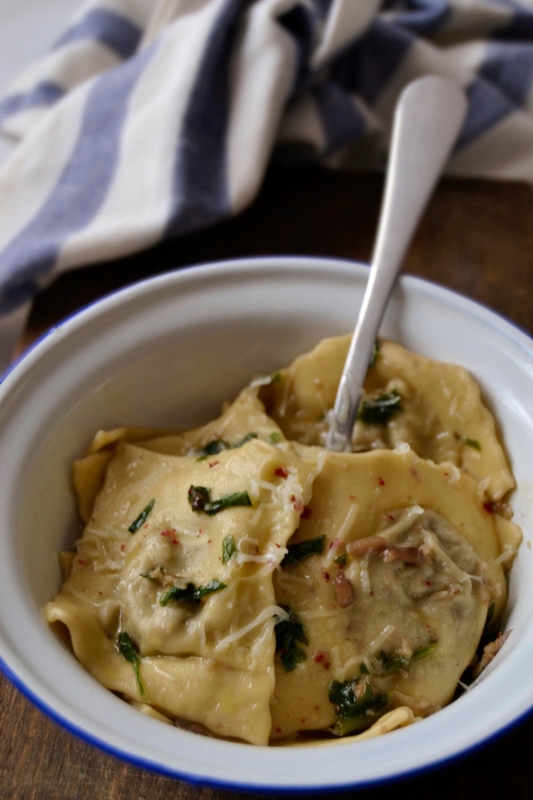 Pasta fresca rellena de setas Cocinar es ponerse